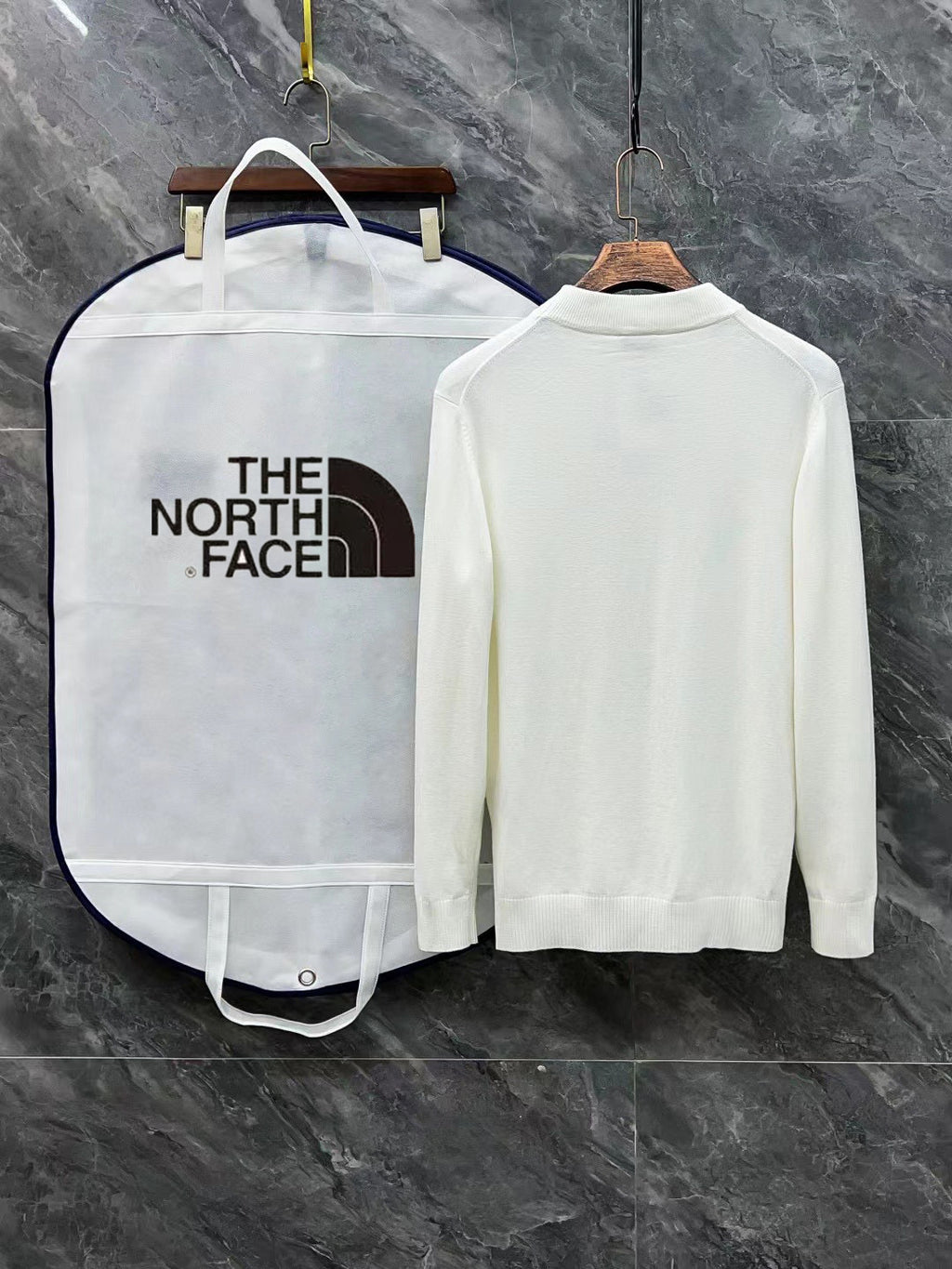 Suéter Knit Outdoor Esencial